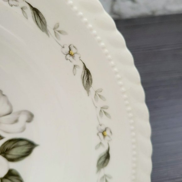 Vintage Monticello Steubenville 8 3/4" Serving Bowl, Dogwood Floral Pattern - Picture 4 of 10